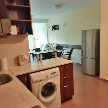 Lux Apartment In South Residence-Saint Vlas Apartman *